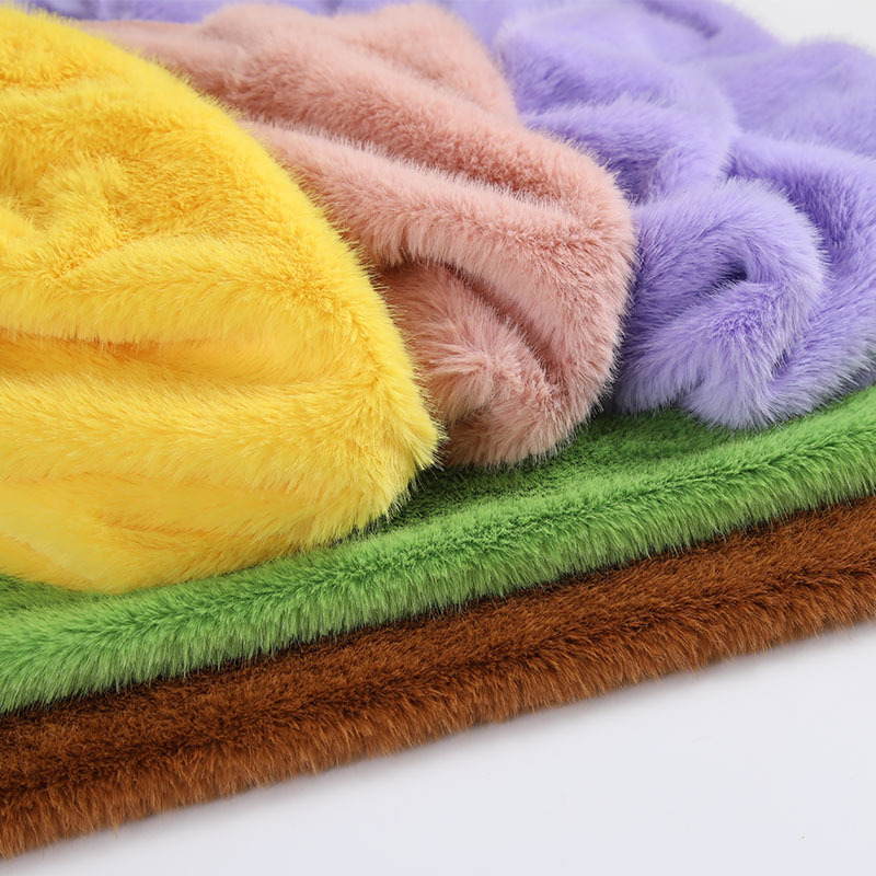 Sewing Fabric - Materiał imitujący futro z wysokim i